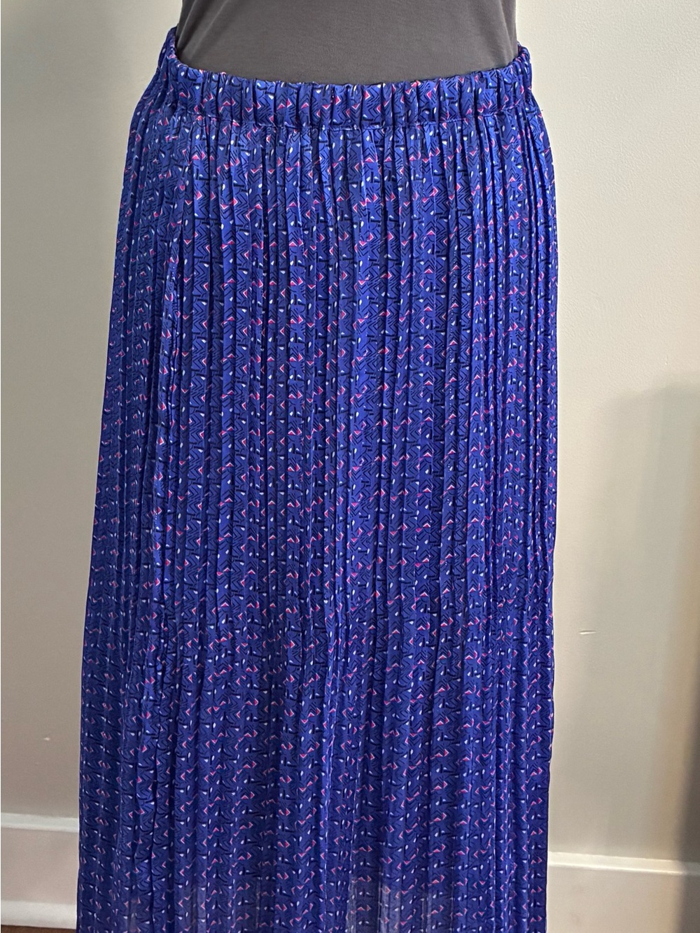 Maison d’Amelie Paris Blue Geometric print Midi Skirt Size Sm. Feminine Chic